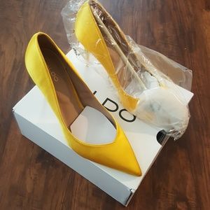 Brand new Aldo Yellow "Aleani"